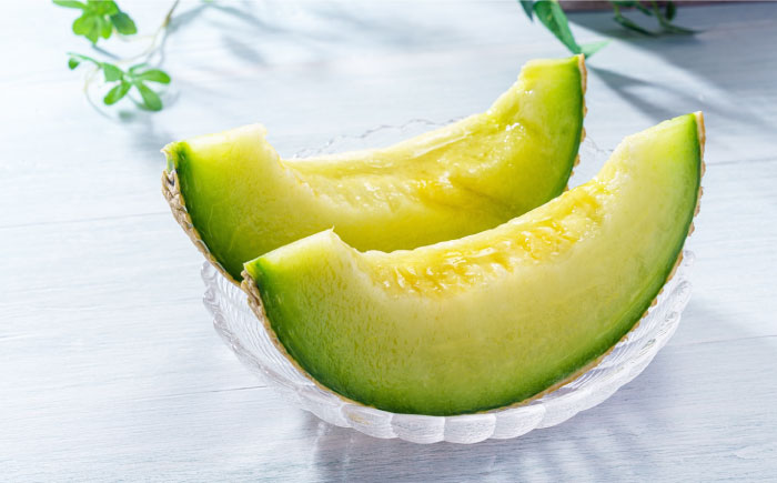 【先行予約】【2026年6月中旬から順次発送】　タカミメロン 2から3玉　愛媛県大洲市/西山青果　 [AGAR022]