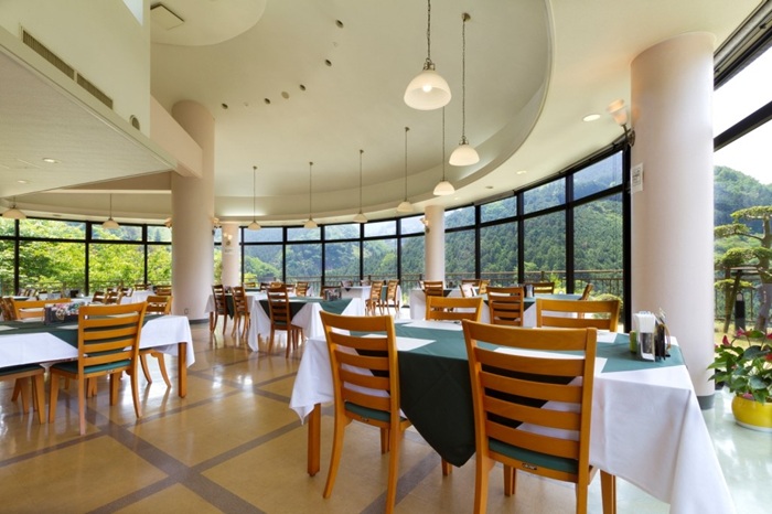 【花の森ホテル】ご宿泊やお食事に使える花の森ホテル利用券9000円｜D17