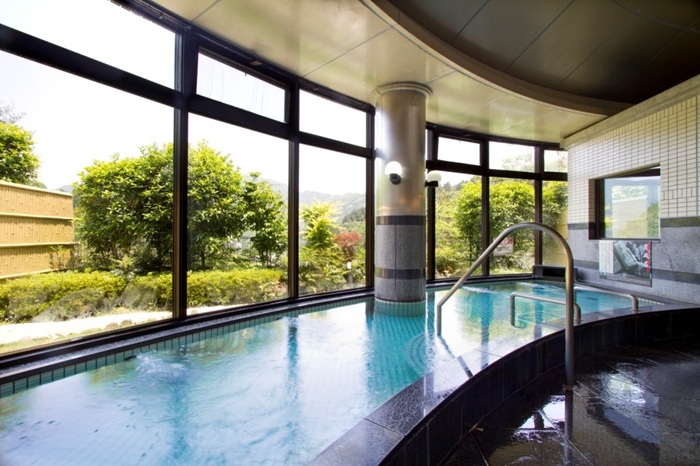 【花の森ホテル】ご宿泊やお食事に使える花の森ホテル利用券9000円｜D17