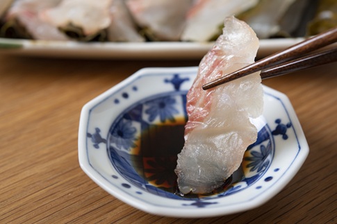 真鯛刺身 10枚×20P 冷凍 天然真鯛 鯛 たい 北風鮮魚 愛媛県 伊予市 | D39