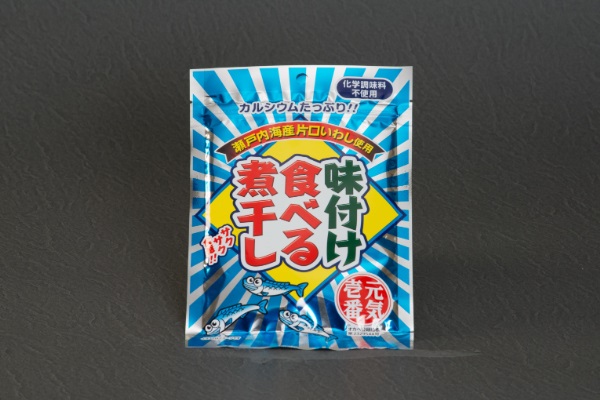 カルシウム お菓子 味付け食べる煮干し 3袋 国内産 いわし サクサク食感 着色料不使用 香料不使用 保存料不使用 国内産 丸ごと おさかな習慣 EPA DHA おやつ おつまみ お茶うけ 伊予市 オカベ｜A45