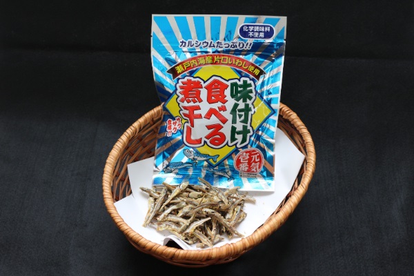 カルシウム お菓子 味付け食べる煮干し 20袋 国内産 いわし サクサク食感 着色料不使用 香料不使用 保存料不使用 国内産 丸ごと おさかな習慣 EPA DHA おやつ おつまみ お茶うけ 伊予市 オカベ｜B301