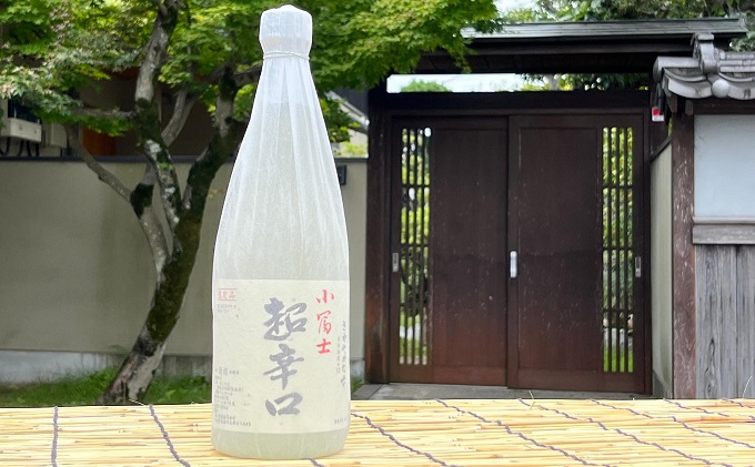 フルーティな吟醸・深みのある純米酒・すっきりとした超辛口の三酒 清酒 小冨士飲みくらべ