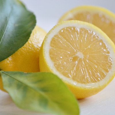 愛媛　ブルーレモンファームのレモン果汁1本とレモン約1kg【1489690】
