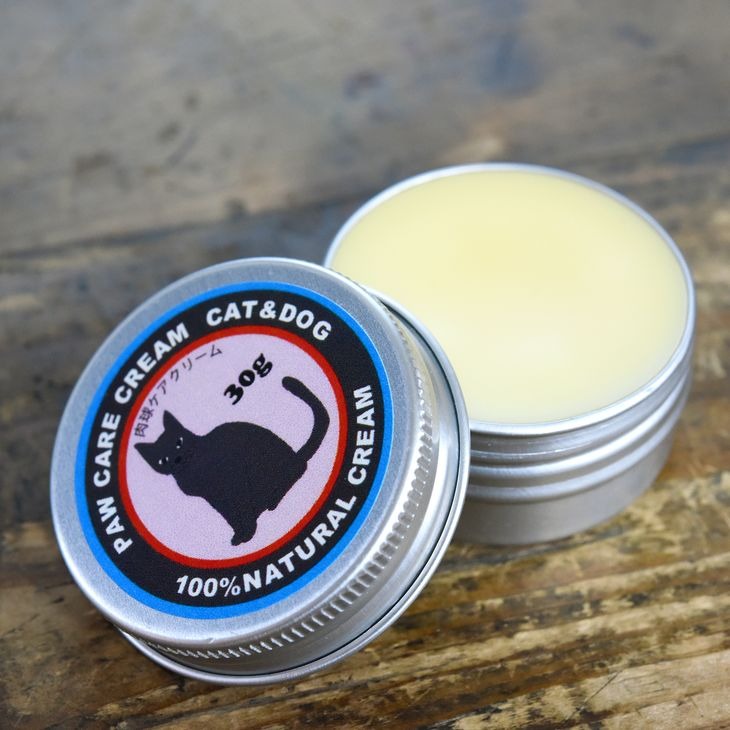 ネコの肉球ケアクリーム 30g【5個セット】 ｜ キャット ペット ケア用品 メンテナンスグッズ お手入れ 飼育 クロモジ 米油 シアバター 安心 蜂蜜成分 潤い 栄養 角質保護 殺菌作用 プレゼント ギフト ※離島への配送不可