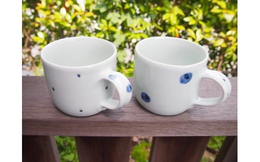 梅乃瀬窯 水玉もようのマグカップセット（２個）