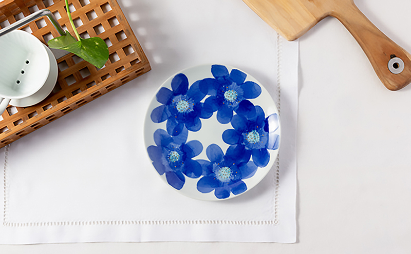 砥部焼 東窯 6寸パン皿 1点 P.S.ブルー 食器 民芸品 伝統工芸 洋皿 鮮やか 焼き物 華やか 食卓 磁器 陶器 白磁 おしゃれ 取り皿 プレート デザート 