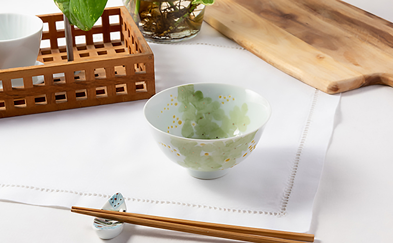 砥部焼 東窯 茶碗 1点 ミモザ 食器 皿 民芸品 伝統工芸 お茶碗 鮮やか 焼き物 華やか 食卓 磁器 陶器 白磁 ごはん おしゃれ 