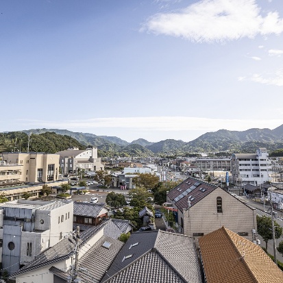 「働くために集まる」～新たな雇用の創出～