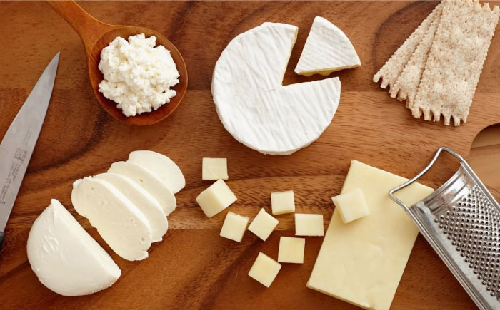 ナチュラルチーズ4種詰め合わせ（トミーノ/モッツァレラ/リコッタ/Uchiko180） ／ チーズ リコッタチーズ ナチュラルチーズ 詰め合わせ モッツアレラチーズ 愛媛県 伝統製法 おつまみ 乳製品【株式会社醍醐】[BKAH001]