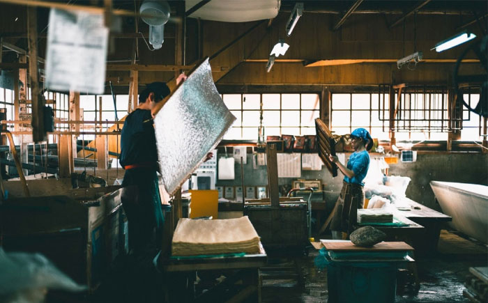 IKAZAKI WASHI JEWERLY しずくピアス「レッド」鞠柄／アクセサリー ピアス ジュエリー 和紙 伝統工芸 内子町 四国 愛媛県 【株式会社五十崎社中】 [BKCN010]