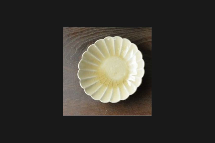 砥部焼 菊型皿セット（直径約17cm×2枚） 黄色 【ふるさと納税 人気 おすすめ ランキング 食器 皿 お皿 砥部焼 おさら 陶芸 和食 洋食 手作り おしゃれ かわいい 愛媛県 伊方町 送料無料】 IKTS011-4