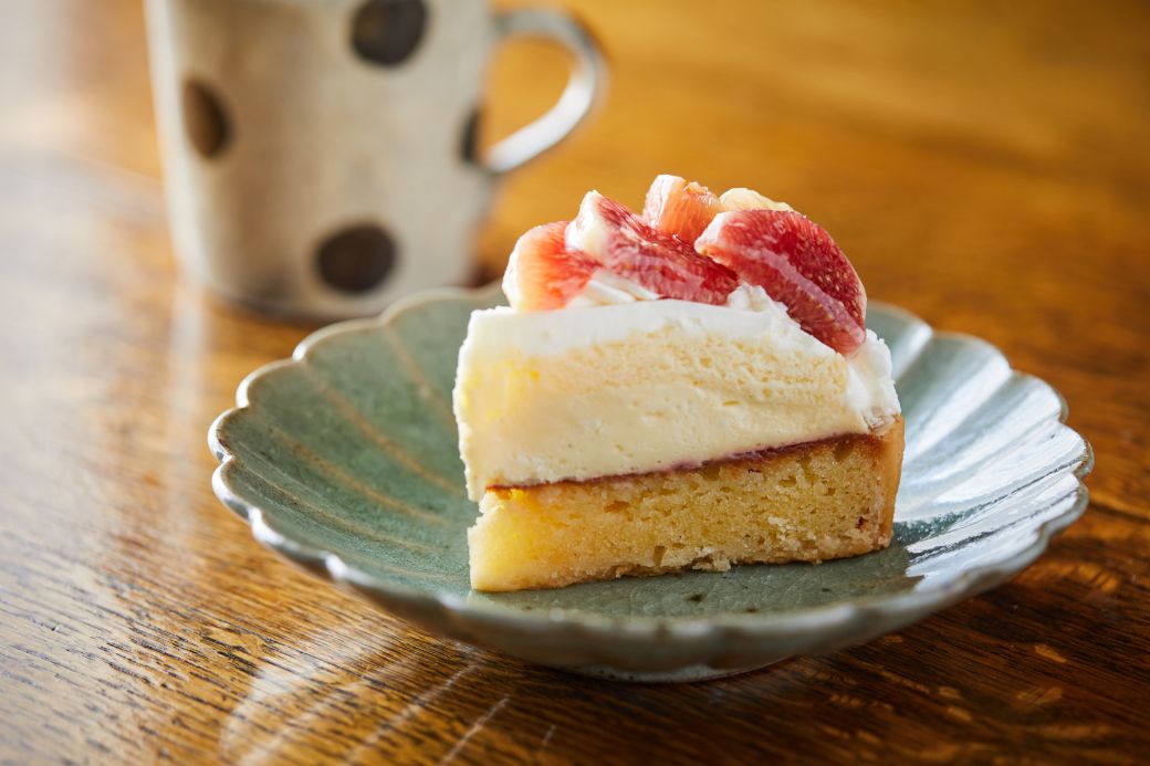 砥部焼 菊型皿セット（直径約17cm×2枚） 黄色 【ふるさと納税 人気 おすすめ ランキング 食器 皿 お皿 砥部焼 おさら 陶芸 和食 洋食 手作り おしゃれ かわいい 愛媛県 伊方町 送料無料】 IKTS011-4