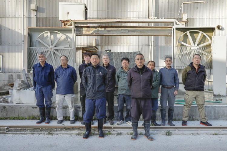 【重すぎ】石のこん棒（グレー／大島石）ガチで石！持てない！ ｜ インテリア オブジェ 大島石 ディスプレイ 高重量 ハンドメイド 重すぎ 模造 ネタ ゲーム ダンジョン 冒険 ゲーム風 男性向け マッチョ 筋トレ おもしろ 愛媛県鬼北町 邑偉石材 イフイ