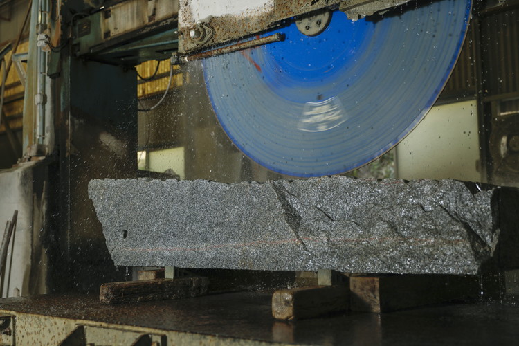 【オーダー/名入れ可能】おにっこプレートA 1枚（工場長の娘さん描き下ろし！） ｜ インテリア ナチュラル 自然 リラクゼーション 室内 プレゼント 送料無料 人気 オススメ 初心者 玄関 リビング 愛媛県鬼北町 邑偉石材