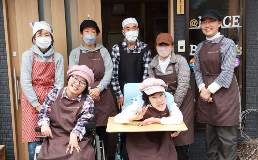 ピースパン工房 バターリッチ食パン 6斤 国産 こだわり 国産素材 冷凍 食パン オーガニックレーズン 天然酵母 有機 全粒粉 国産小麦 三温糖 瀬戸内の塩 太白胡麻油 バター リッチ 無添加 オーガニック 愛媛県 熊本県 宮崎県 トースト パン 安心 安全 高級 贈答 プレゼント 有機栽培 海塩 高千穂バター 自然派 セット