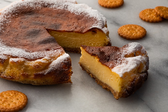 【B06021】バスクチーズケーキ　5号　【ミレービスケット×バスクチーズケーキ】