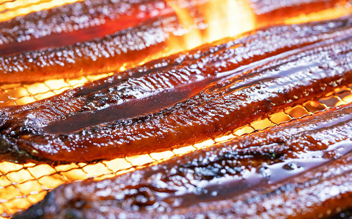 【6回定期便】極上国産うなぎ四万十桜 蒲焼き4尾 たっぷり大サイズ / 国産 高知 四万十 うなぎ ウナギ 鰻 蒲焼き うな重 惣菜 贅沢 【有限会社もりた】 [ATHE011]