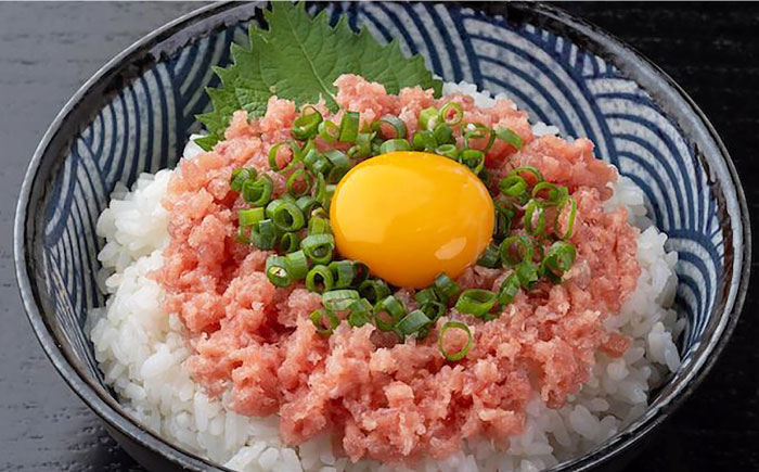 天然マグロのタタキ丼セット 約200g×10パック 【株式会社LATERAL】 [ATAY065]