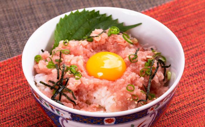 藁焼きたたきと鮪たたき詰合せ カツオのわらやき マグロ 海鮮丼 【株式会社 七和】 [ATAX003]