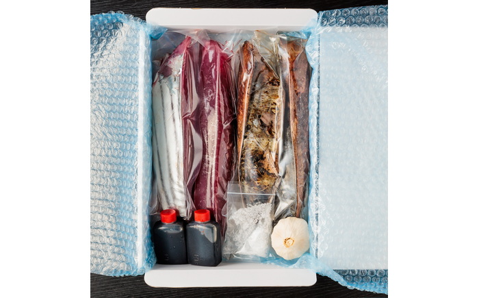 【冷蔵】びりガツオたたきと刺身 約250g/節 4節 冷蔵 かつおのたたき 鰹 カツオ 魚 さかな 海鮮 魚介類 本場 土佐 個包装 ふるさと納税カツオ 高知県 高知市 刺し身 天然 【ゆず庵2】 [ATHM002]