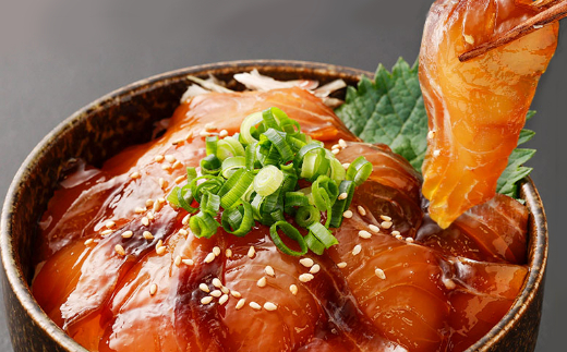 【年12回定期便】初音の定期便お楽しみセット!! おひとり様向け 1人前 毎月届く 肉 魚 惣菜 刺身 加工品 おかず 一人暮らし 冷凍