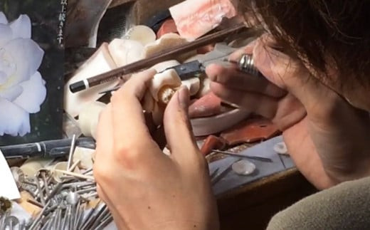 ダイヤ入り2wayピンクサンゴピアス［K18］