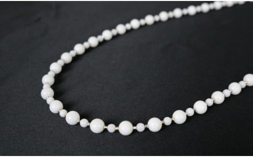 白珊瑚のロングネックレス アクセサリー ネックレス ジュエリー 珊瑚