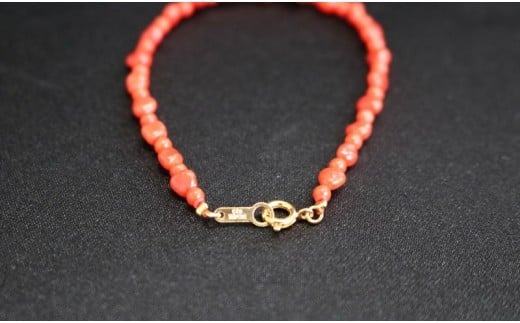 赤珊瑚の変わった形のブレスレット アクセサリー ブレスレット ジュエリー 珊瑚 赤珊瑚