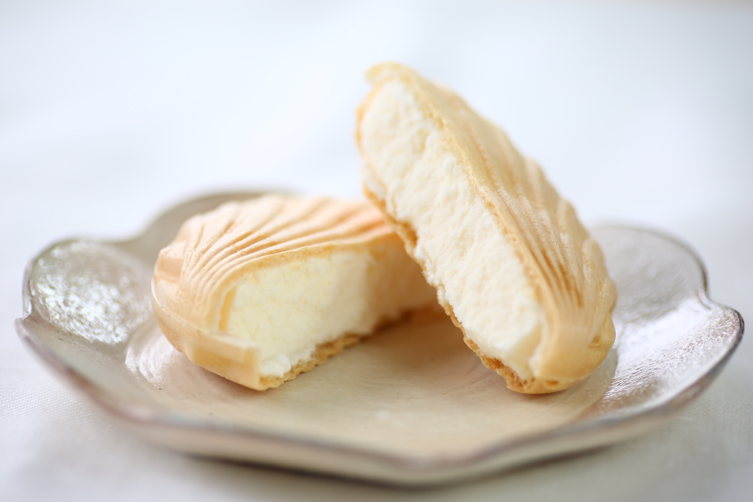 【TVで紹介！】塩バニラアイス 12個 最中 カップ 室戸海洋深層水使用 高知 アイス アイスクリーム ご当地アイス ご当地スイーツ 塩 スイーツ もなか 最中 カップアイス 詰合せ 詰め合わせ ギフト