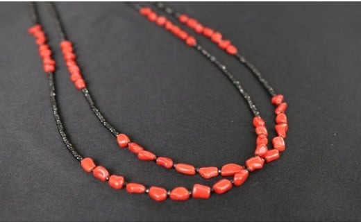 赤珊瑚とブラックスピネルの2連ネックレス アクセサリー ネックレス ジュエリー 珊瑚