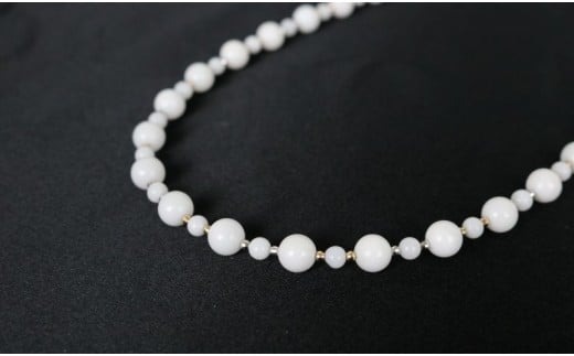 白珊瑚のロングネックレス アクセサリー ネックレス ジュエリー 珊瑚