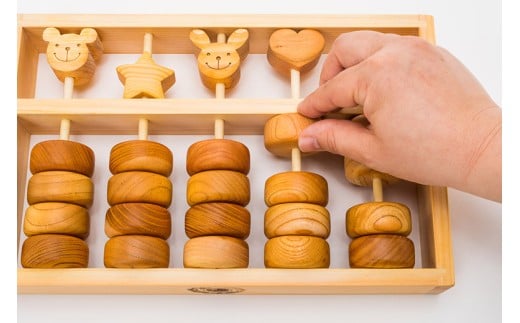 木のおもちゃ セット 知育玩具デラックス ポットンつみき ベビーそろばん あいうえおつみき ABCつみき 木製 木 おもちゃ 知育玩具 赤ちゃん ベビー 男の子 女の子 ギフト プレゼント 贈り物 贈答 お祝い 出産祝い 誕生日祝い 日本製 手作り てづくり 受注生産品 山のくじら舎 ヒノキ 木箱 片づけ 習慣 御祝 ヒノキ スギ 高知県 安芸市