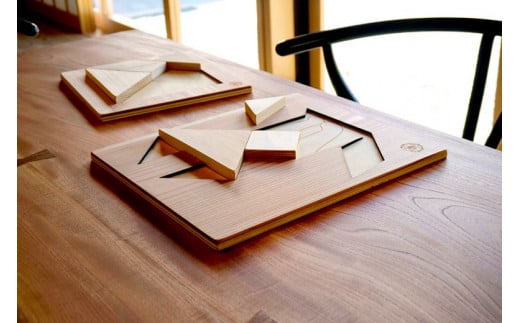 木のおもちゃ パズル ヒノキのタングラム + パズル土台 全種 セット 山のくじら舎 木製 木 おもちゃ 知育玩具 男の子 女の子 ギフト プレゼント 贈り物 贈答 お祝い 出産祝い 誕生日祝い 日本製 手作り てづくり 高知県 国産 ヒノキ 図形パズル タングラム 頭の体操 指先トレーニング シニア おじいちゃん おばあちゃん 孫 ガイドブック付き 1セット 7個 7種 安芸市 高知県