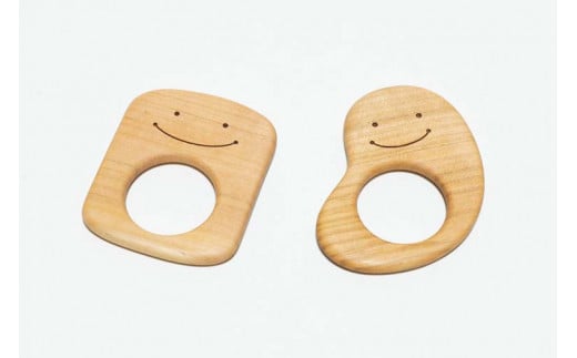 木のおもちゃ 赤ちゃんの宝石箱 お星さま 袋入り セット 詰め合わせ 宝石 木製 知育玩具 ベビー 男の子 女の子 ギフト プレゼント 贈り物 出産祝い 誕生日祝い 日本製 手作り 受注生産品 のし 熨斗 山のくじら舎 つみ木 9コ 歯がため 2個 コロコロ カタカタ サクラ ヒノキ ケヤキ 0歳 1歳 2歳 幼児 乳児 木育 おしゃぶり 安全 人気 おすすめ 口コミ 評判 安芸市 高知県