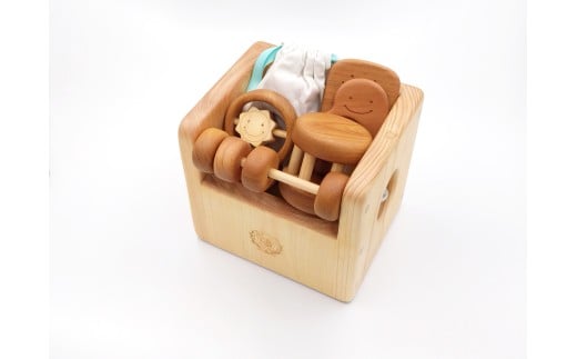 木のおもちゃ 赤ちゃんの宝石箱 おひさま 箱入り