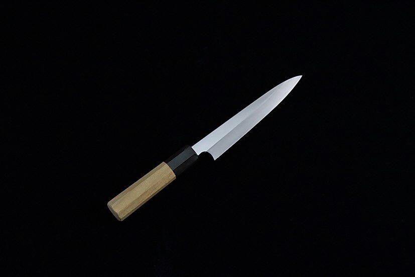 和ペティ１５０ミリ銀３鋼　砥石付き　包丁 日本製  ペティ ステンレス 刃渡り15cm 150mm 料理 高級 本格的 フルーツ 野菜 飾り切り 皮むき コンパクト アウトドア用にも ふるさとのうぜい 故郷納税 返礼品 高知県 土佐市