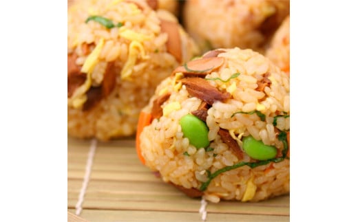 【3回定期便】土佐のかつおめし（しょうゆ味） 2～3合用×6袋セット 混ぜご飯の素 鰹めしの素 高知 カツオめし 3ヶ月 定期コース 便利 醤油 おにぎり お弁当【有限会社　浜吉ヤ】 [BQBK007]