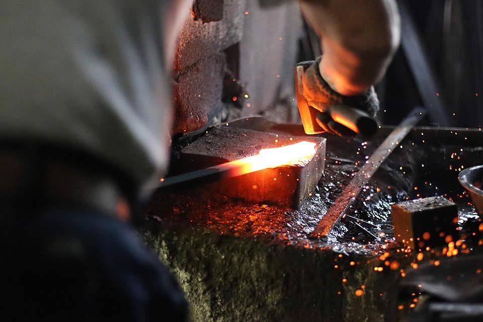 日本三大刃物 土佐打ち刃物 菜切り包丁 16.5cm 迫田刃物 鍛冶職人 鍛造 プロ 白紙2号 菜切包丁 キッチン 日用品 手造り 手砥ぎ 高知県 須崎市