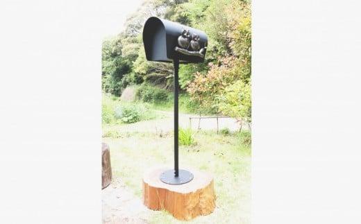 郵便 ポスト 鉄製 アイアンポスト ふくろう 福を贈ろう  切り株台付き  ハンドメイド 受注生産 オーダーメイド 新築祝い お祝い 贈り物  ON010