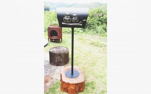 郵便 ポスト 鉄製 アイアンポスト ふくろう 福を贈ろう  切り株台付き  ハンドメイド 受注生産 オーダーメイド 新築祝い お祝い 贈り物  ON010