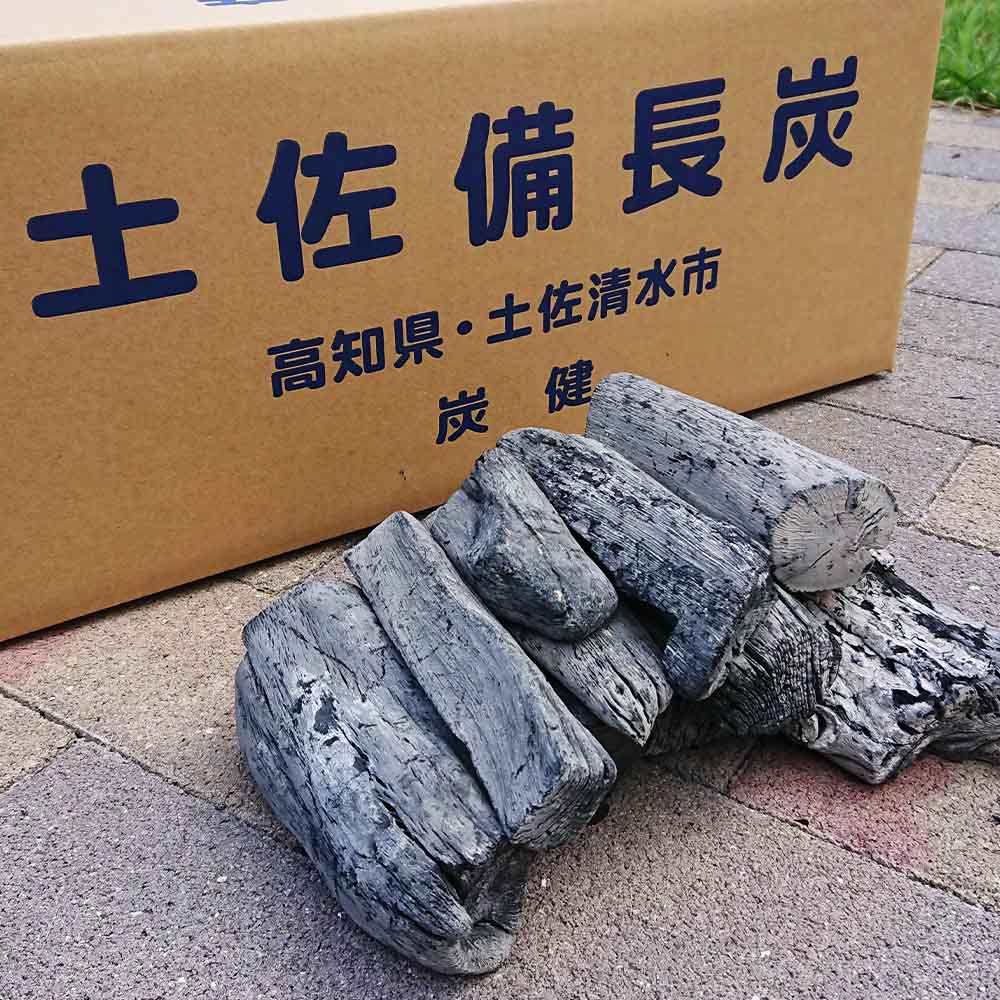 土佐備長炭１箱12kg（一級/丸割混合）ウバメガシ 姥目樫 木炭 キャンプ アウトドア バーベキュー BBQ 七輪 炭火焼き 災害備蓄 防災グッズ ストーブ 囲炉裏 除湿 消臭 国産【R00649】