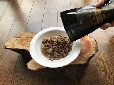 無添加ドッグフード：ししにくペレット １パック（100g）猪肉 ペットフード ジビエ 愛犬 イヌ用 ドライフード 無添加 たんぱく質 タンパク質 高たんぱく 100ｇ 【R00056】