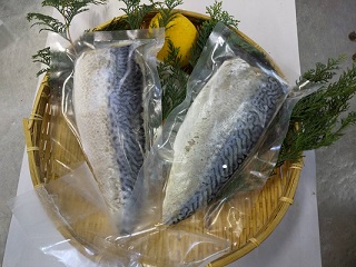 ゴマサバのしめ鯖（半身×2枚）魚介 フィレ 〆サバ さば寿司 惣菜 冷凍刺身 しめさば【R00323】