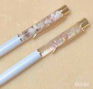 貝殻＆サンゴ入り 海のハーバリウム風ボールペン(黒インク/1.0mm))　ホワイト 白 2本セット 文房具 文具女子 ハンドメイド オリジナル かわいい おしゃれ ギフト プレゼント【R01219】