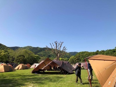 スノーピーク土佐清水キャンプフィールド宿泊券（1泊 1組6名まで）〜フリーサイトプラン〜旅行券 トラベル【R00594】