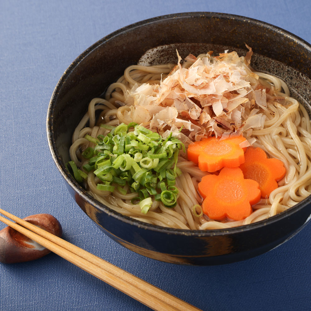 宗田節のうどん×めんつゆ用削り節セット（自宅でつくるオリジナルめんつゆ）宗田節うどん 200g×2箱 出汁醤油用宗田節 卵かけごはん用 うどん 讃岐うどん かつお節 鰹だし 調味料 【R00116】