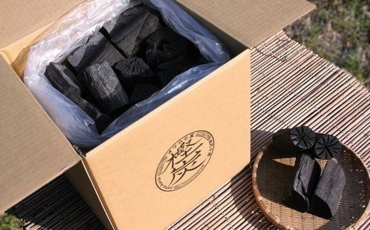 26-206．四万十市産　黒炭（樫7kg/箱×1箱）