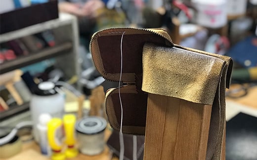 R5-714．スマートキーや名刺も収納できる・手縫いの本革「キーケース4連」【カラー：5色よりお選びください】