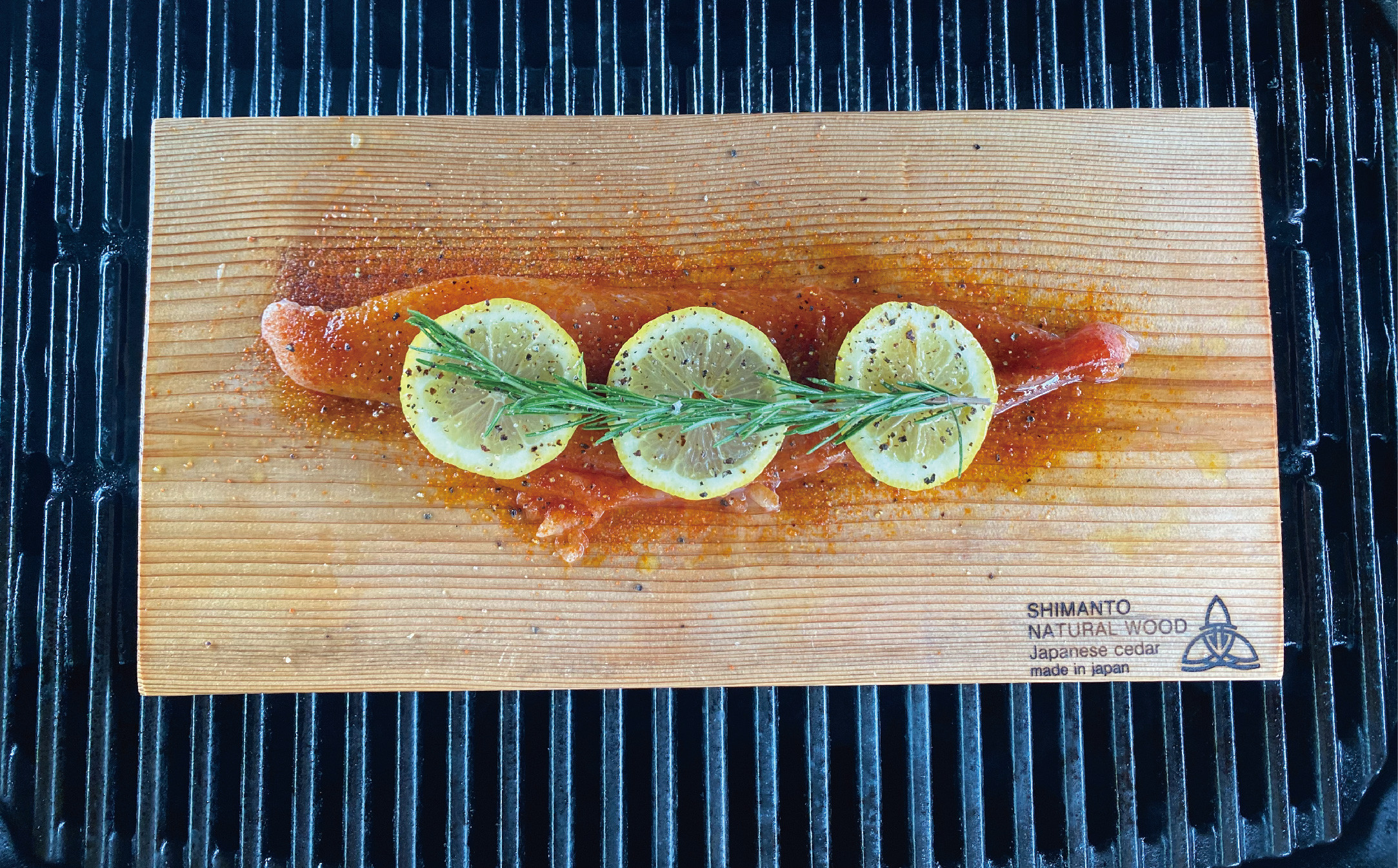 R5-912．焼き上がりふっくら！四万十杉のBBQ用ウッドプランク